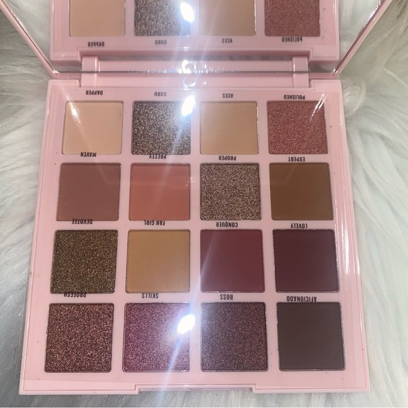 NeW LA girl eyeshadow palette πΈ - Picture 9 of 9